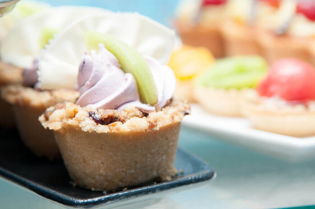 delicious-mini-fruit-tartlets-with-colorful-fruit-2026-01-07-07-19-25-utc_optimized_200